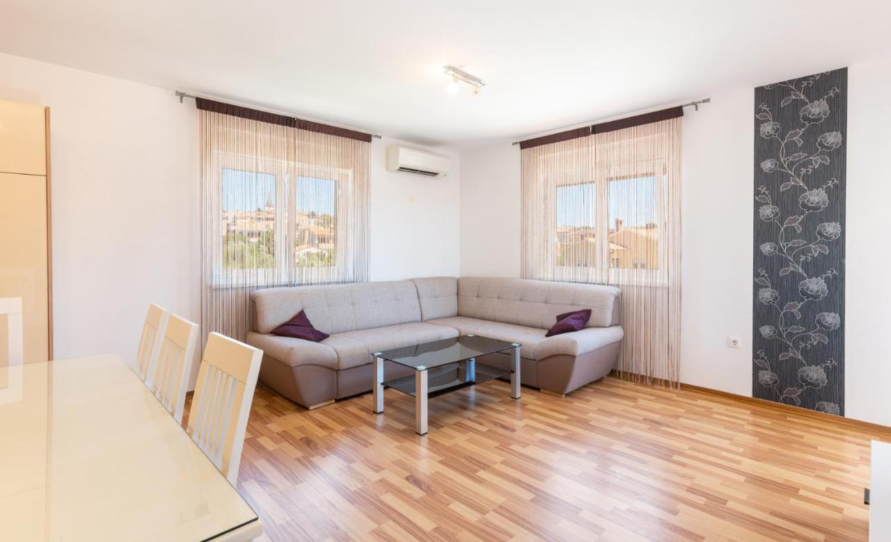 Dragan K1 Hotel Medulin Exterior photo